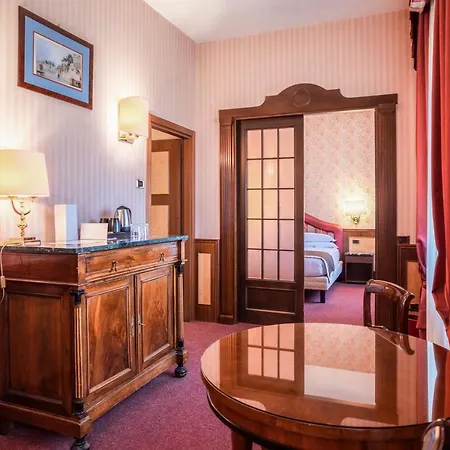 Palazzo Porta Romana 4*