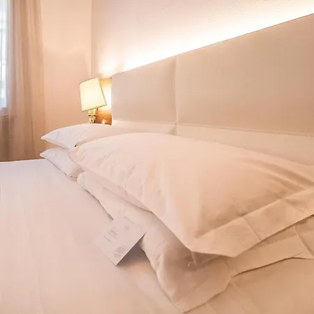 Hotel Romana 4*